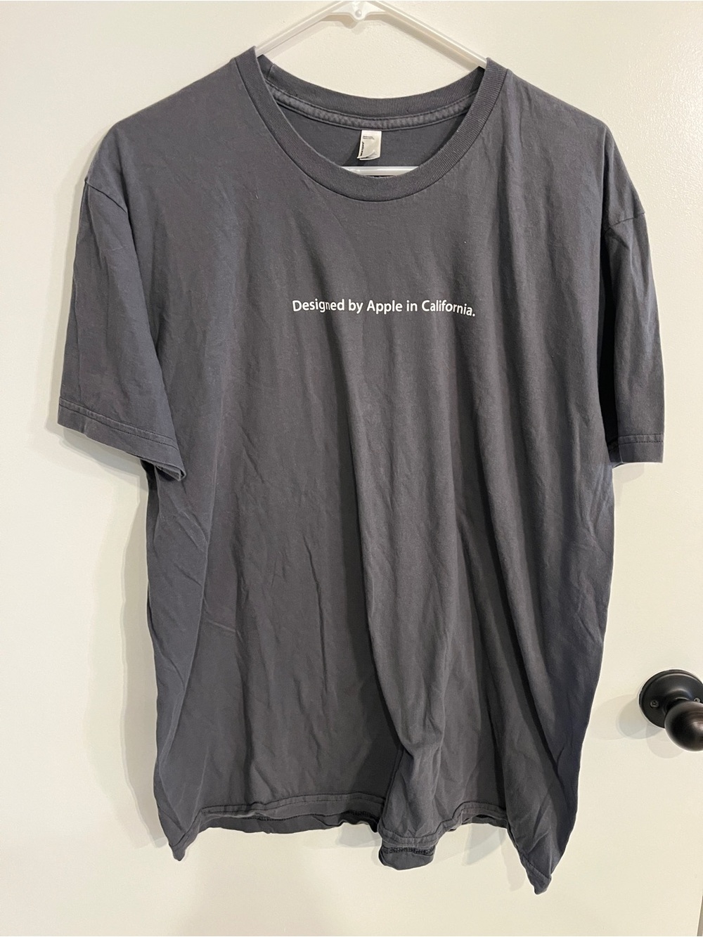 Men’s size XL Apple Store Tee Shirt